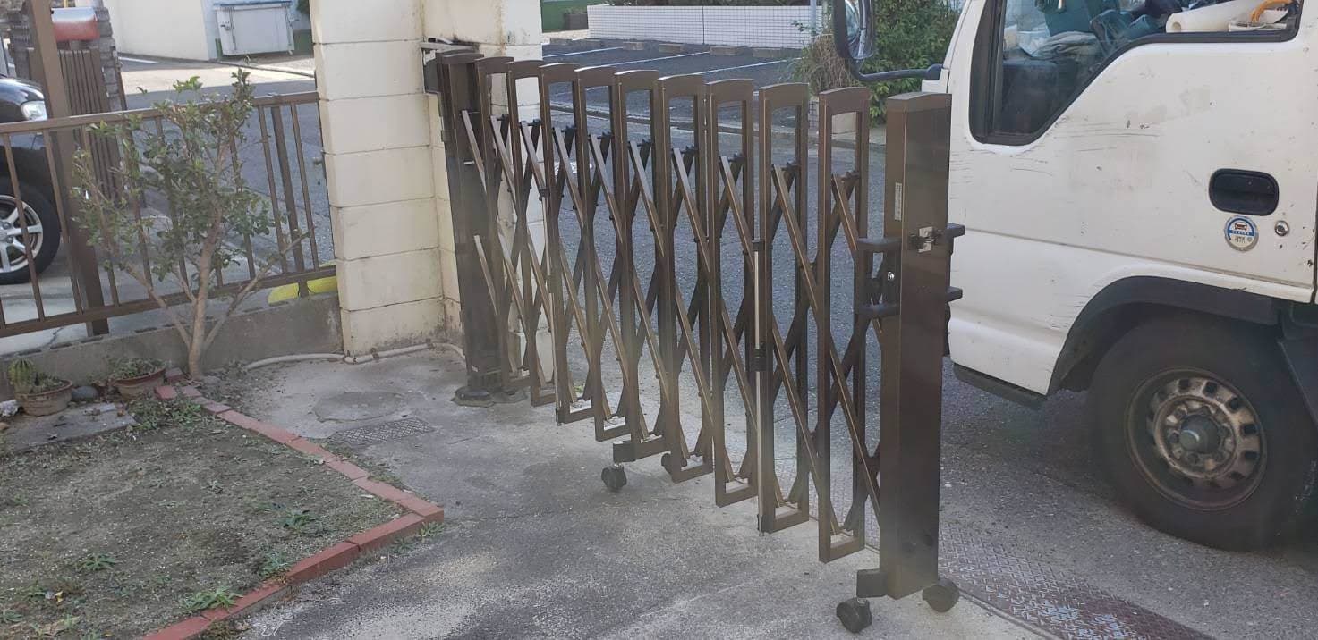 カーテンゲート取替工事 | 名古屋市瑞穂区のエクステリア工事ならイズ美