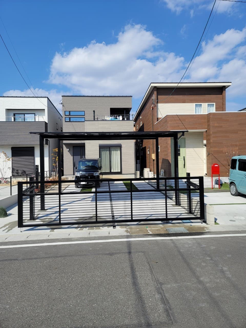 跳ね上げゲート・カーポート設置 | 名古屋市瑞穂区のエクステリア工事ならイズ美